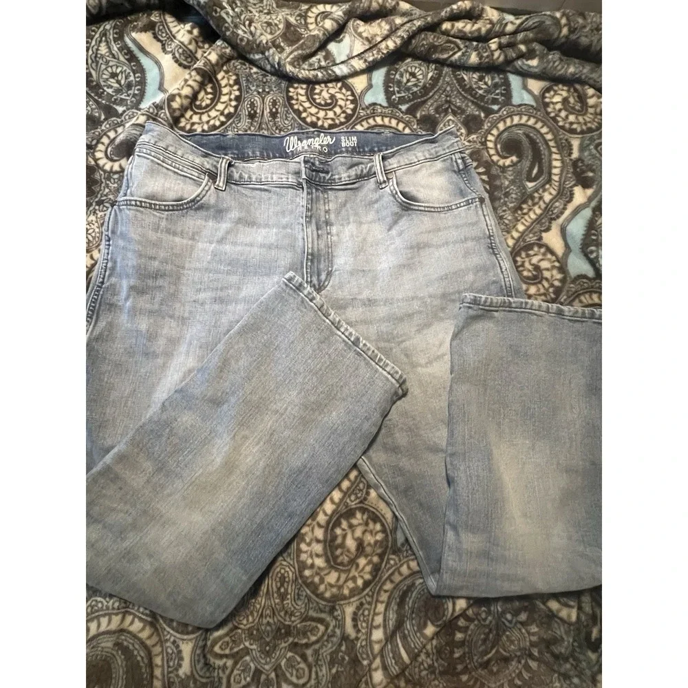 Wrangler Men's Slim Straight Blue Light Wash Denim Jeans Mid Rise Retro 5-Pkt